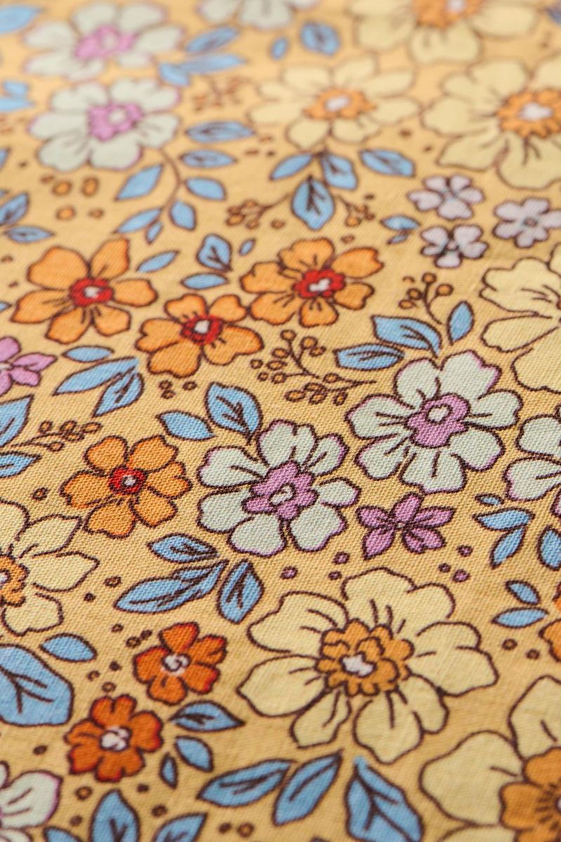 Putetrekk 60x60 -  Gult m/ gule, blå, oransje og lilla blomster